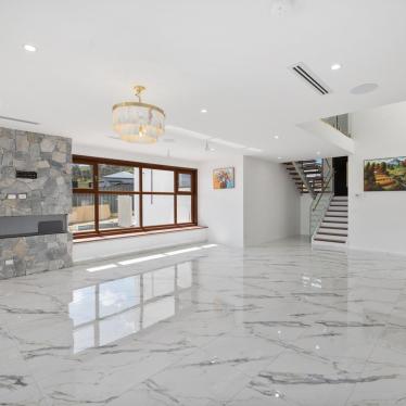 60 Lois Simpson Crescent, Whitlam