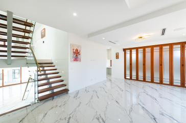 01_60LoisSimpsonCrWHITLAM