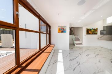 05_60LoisSimpsonCrWHITLAM