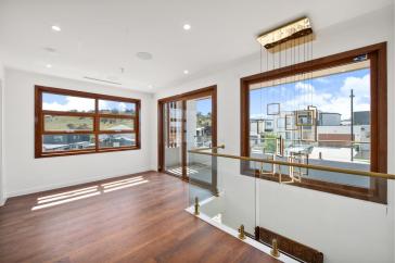 10_60LoisSimpsonCrWHITLAM