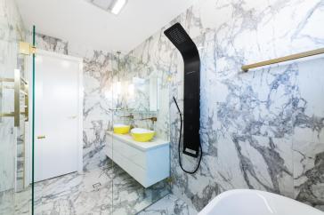 22_60LoisSimpsonCrWHITLAM