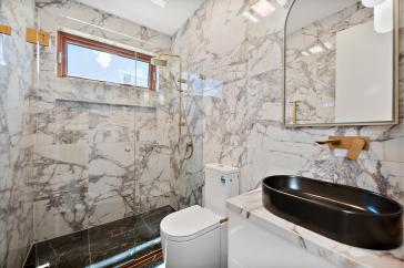 24_60LoisSimpsonCrWHITLAM